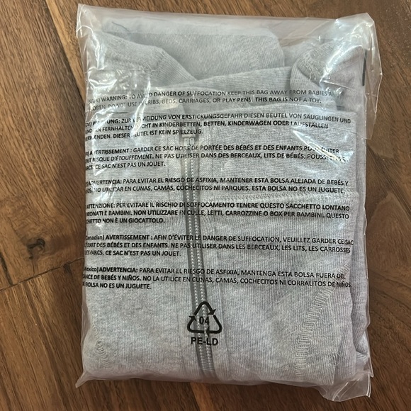 NWT Hanna Andersson Gray Organic Cotton Hooded Zipper Jacket - Picture 3 of 3